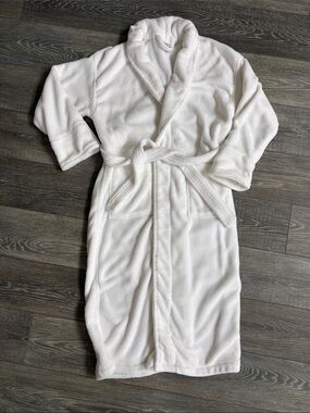 Classic White Shawl Collar Women's Robe - Soft Plush Bathrobe